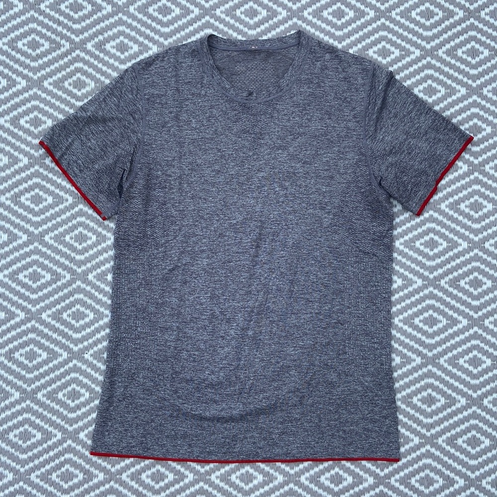 Lululemon Mens Gray Short Sleeve Shirt Size Large Comfy Workout Yoga